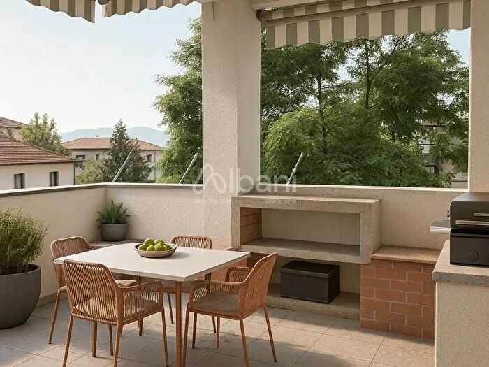 Appartamento con 7 locali in vendita in Lerici