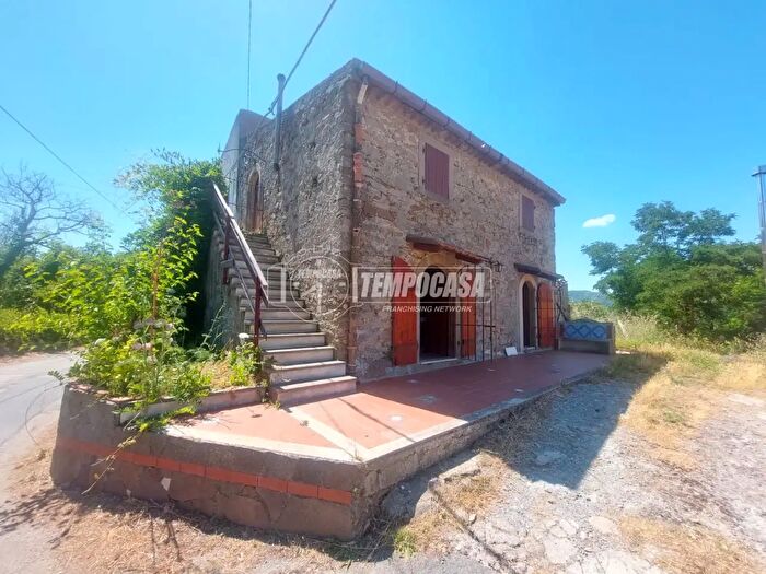 Casa trilocale in vendita in Serrone, Montalbano Elicona