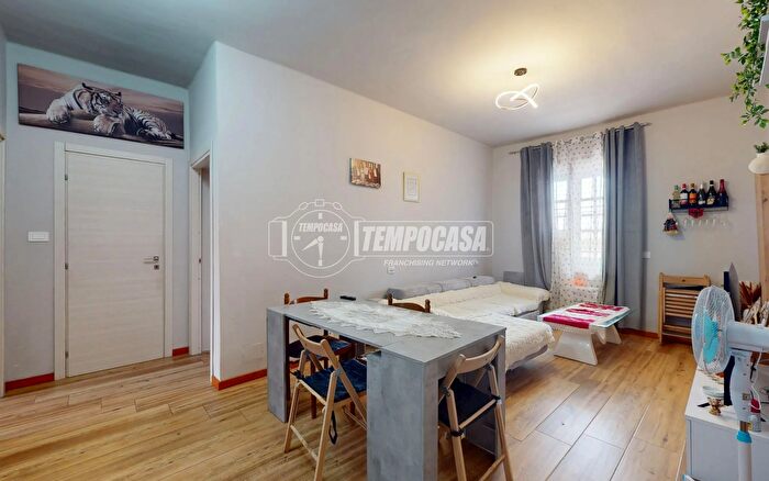 Appartamento trilocale in vendita in Via Cuneo, Bra