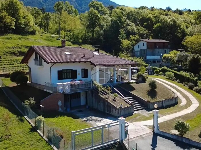 Casa con 6 locali in vendita in Borgata Roggero, Rubiana