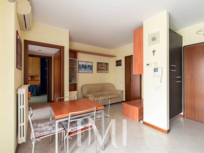 Appartamento trilocale in affitto in Via Fabrizio De Andrè, Chiesa Rossa, Milano