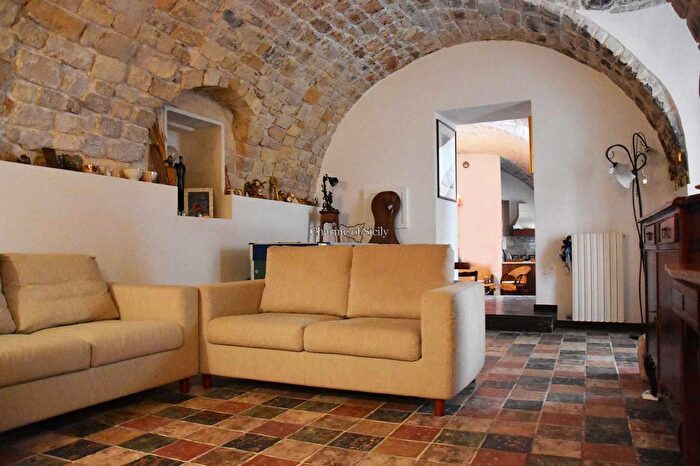 Casa con 6 locali in vendita in Via Chiasso Guerra, Ragusa