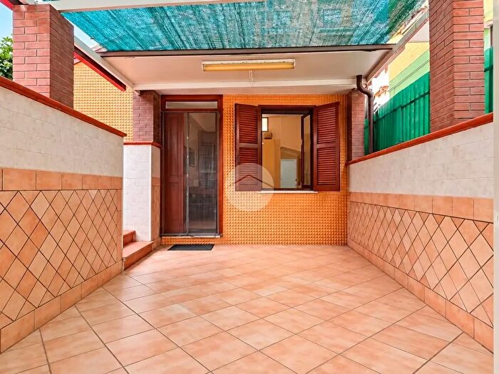 Casa trilocale in vendita in Via Rapallo, Gaeta