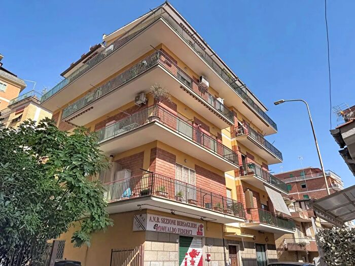 Appartamento trilocale in vendita in Via Fratelli Bandiera a, Monterotondo