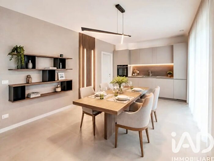 Appartamento trilocale in vendita in Via Grezze, Desenzano Del Garda