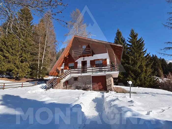 Casa con 8 locali in vendita in Predazzo