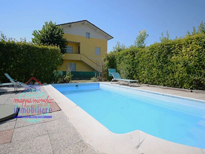 Casa con 7 locali in vendita in Via Cento a, San Giovanni In Persiceto