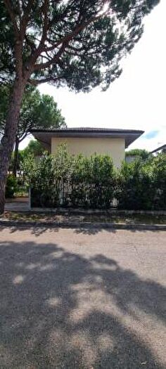 Casa con 5 locali in vendita in Via Pinarella, Cervia