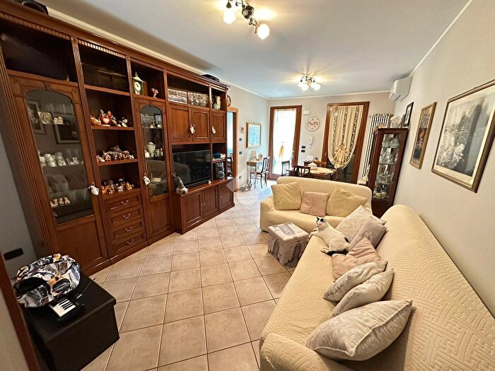 Casa quadrilocale in vendita in Via Kennedy, Villafranca Padovana