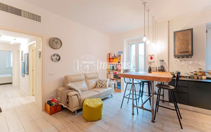 Appartamento trilocale in vendita in Via Diodoro Siculo, Milano