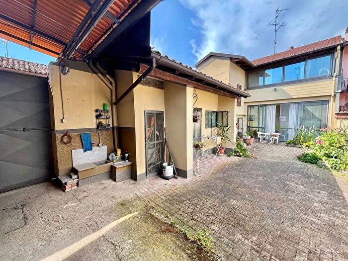 Casa con 5 locali in vendita in Corso Pavia Vercelli, Vercelli