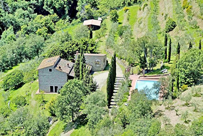 Casa con 12 locali in vendita in Gaiole In Chianti