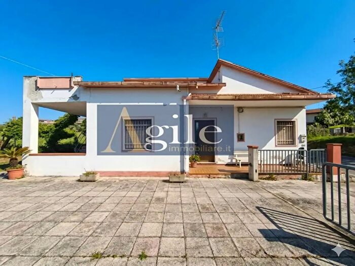Casa con 5 locali in vendita in Via Giacomo Matteotti, Nereto