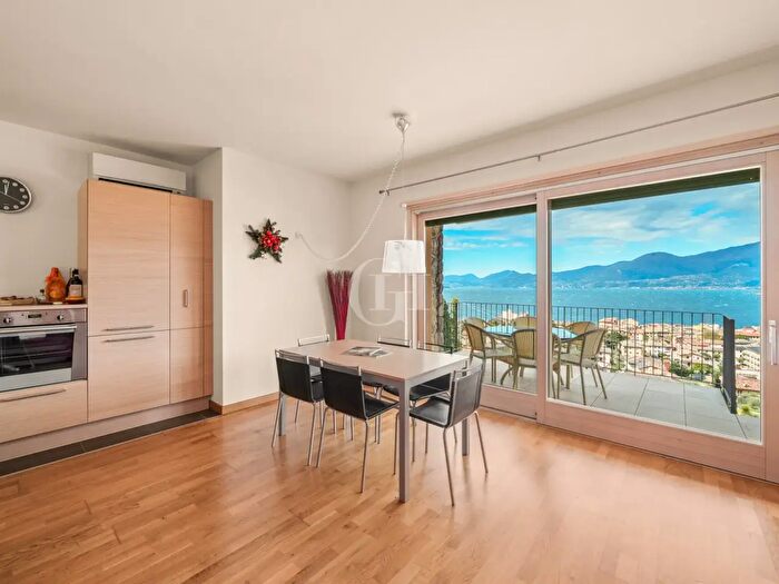 Appartamento quadrilocale in vendita in Torri Del Benaco