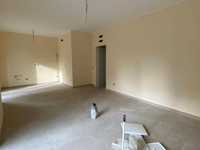 Appartamento trilocale in affitto in Via Napoli, Centro, Casalnuovo di Napoli