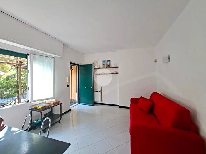 Appartamento trilocale in vendita in Viale Privato Fiorito, Recco