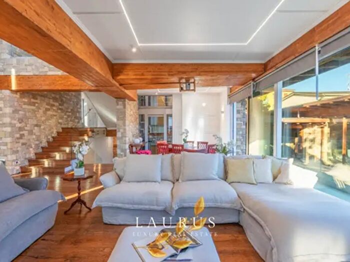 Casa con 6 locali in vendita in Via Amatore Sciesa, Villasanta