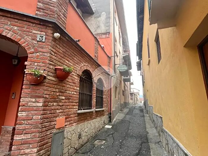 Appartamento trilocale in vendita in Vicolo Garibaldi, Gassino Torinese