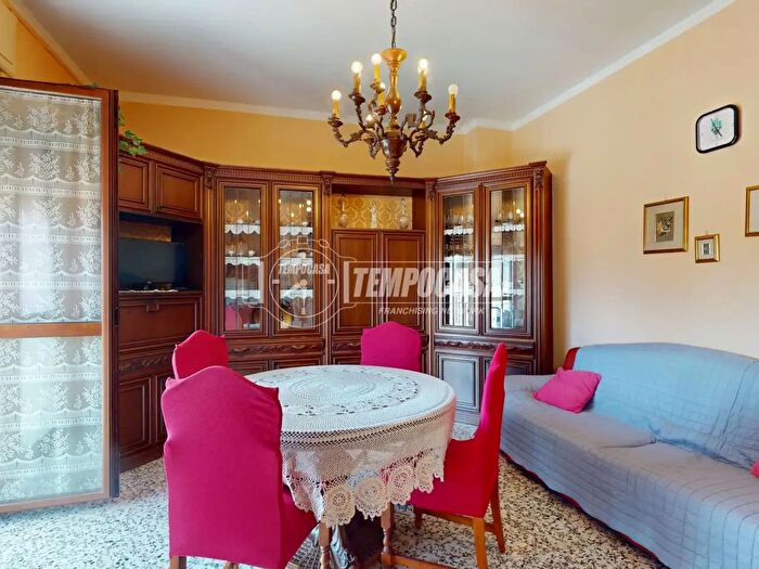 Appartamento trilocale in vendita in Via dello Spumante, Santa Vittoria DAlba