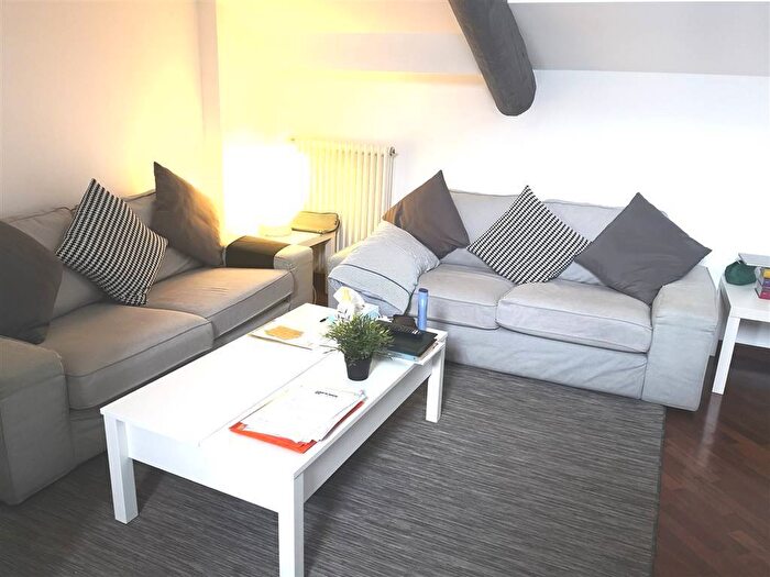 Appartamento quadrilocale in affitto in Via San Marco, Moscova, Milano