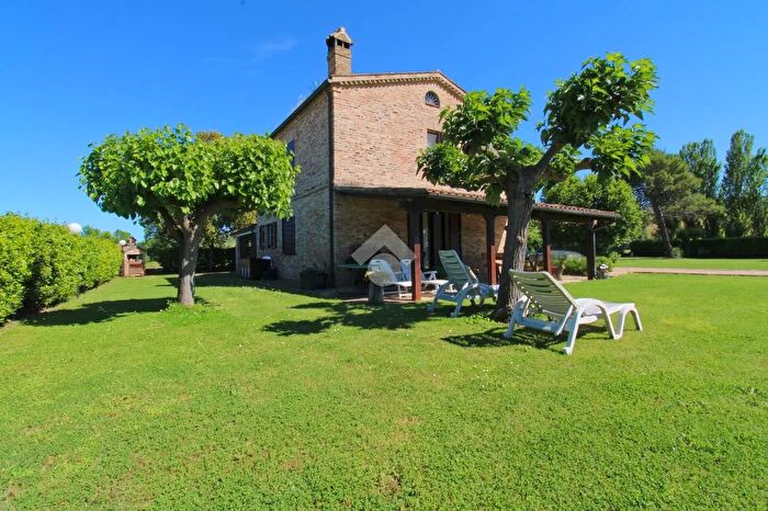 Casa con 5 locali in vendita in Contrada Addolorata, Recanati