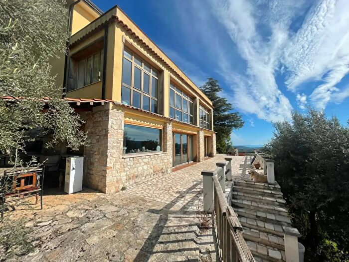 Casa con 13 locali in vendita in Viale Cappuccini, Vico Del Gargano