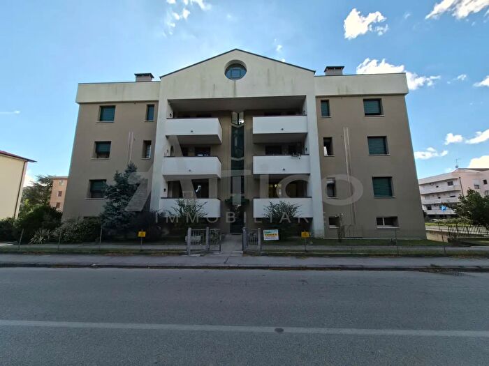 Appartamento quadrilocale in vendita in Anguillara Veneta Pd, Anguillara Veneta