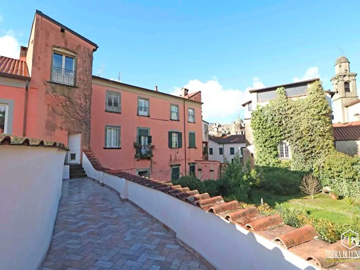 Appartamento con 5 locali in vendita in Via Mazzini, Pontremoli