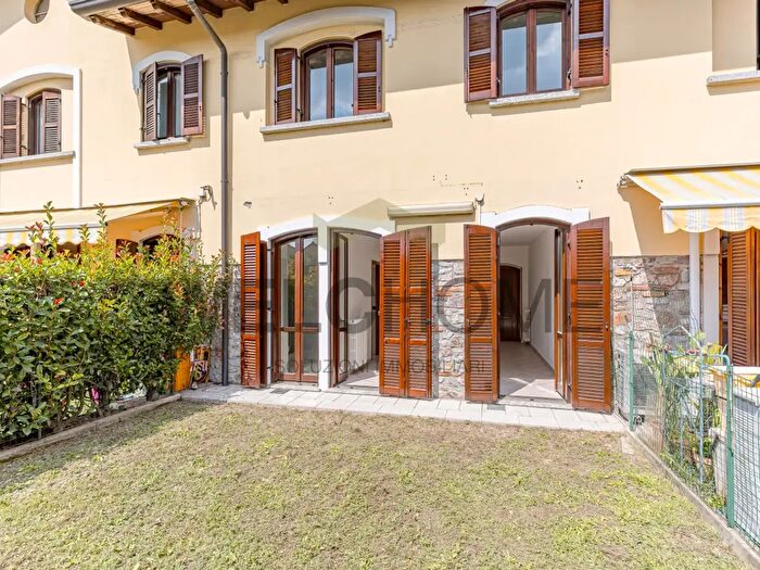 Appartamento trilocale in vendita in Via Ortelli, Anzano Del Parco