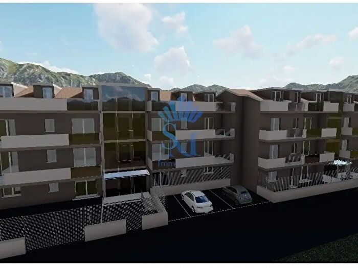 Appartamento quadrilocale in vendita in Via Nazionale Appia, Casapulla