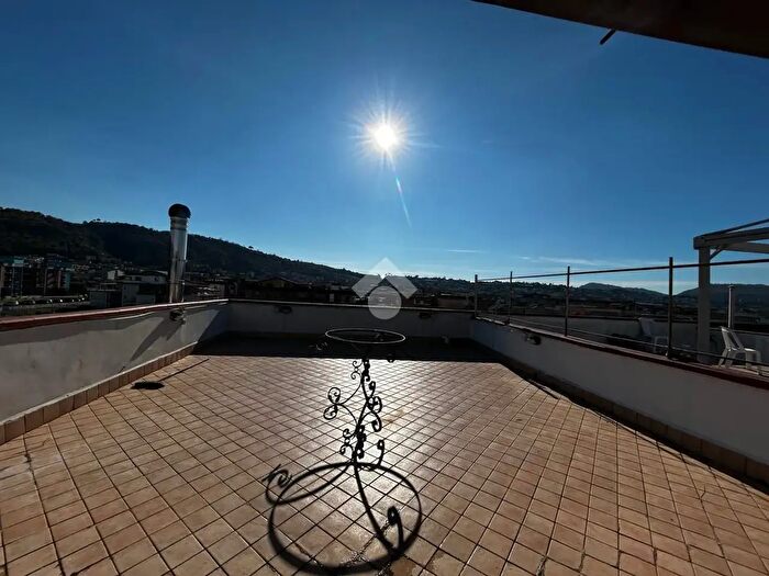 Appartamento con 5 locali in vendita in Via Vaiani, Quarto