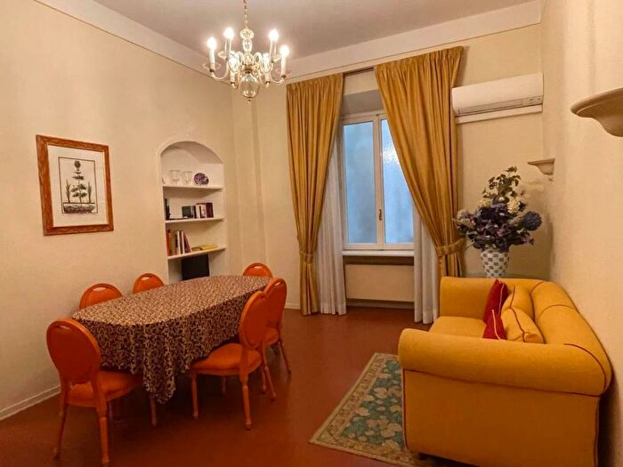 Appartamento quadrilocale in affitto in Chiasso Del Buco, Signoria Uffizi, Firenze