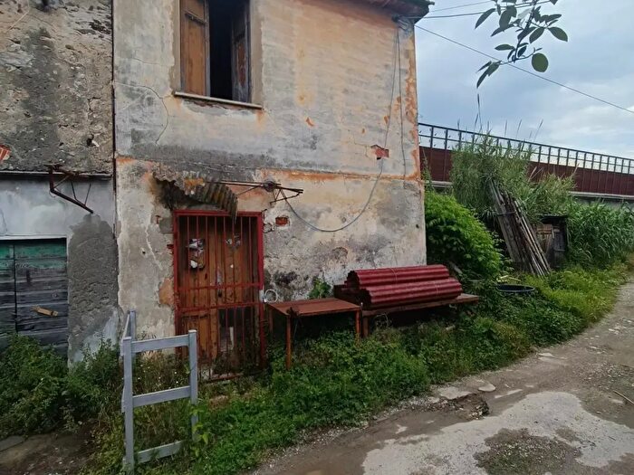 Casa bilocale in vendita in Massa