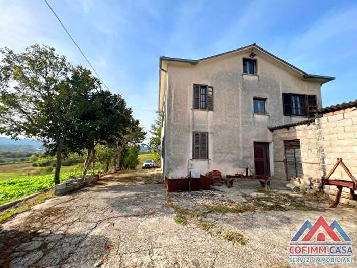 Casa con 6 locali in vendita in Via Augusta Raurica, Atina