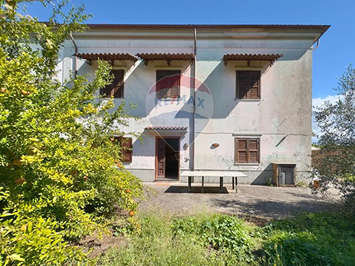 Casa con 6 locali in vendita in Via Ponticelli, Avellino