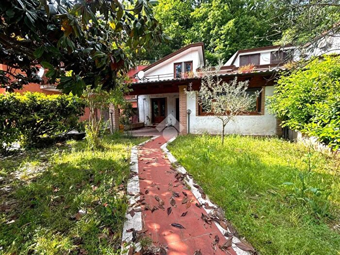 Appartamento con 6 locali in vendita in Contrada SantAngelo, Subiaco