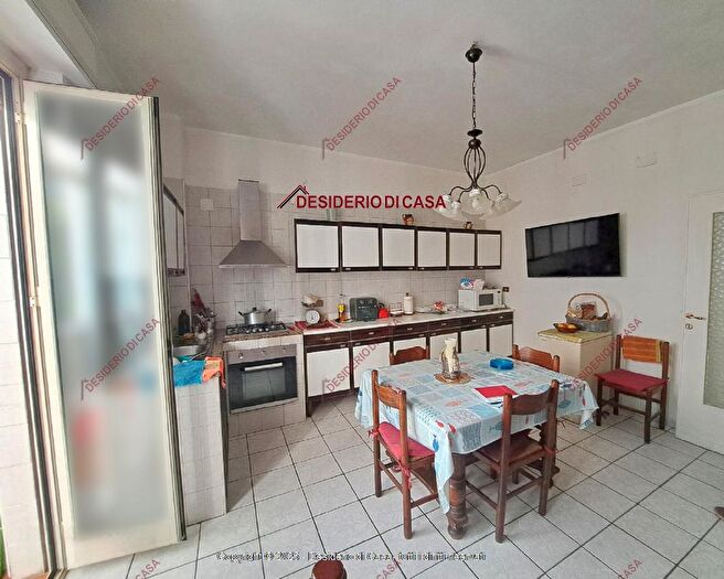 Appartamento con 6 locali in vendita in Palermo