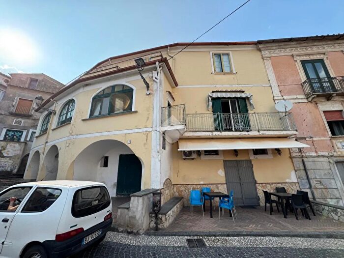 Appartamento trilocale in vendita in Via Crescenzo delle Donne, Giffoni Valle Piana