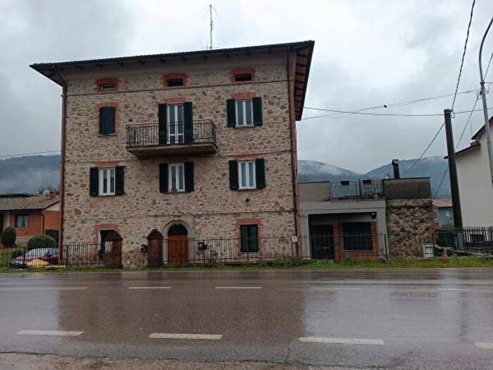 Appartamento trilocale in vendita in Strada Cenerente Colle Umberto, Perugia
