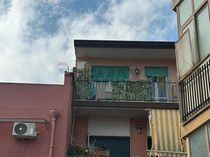 Appartamento trilocale in vendita in Vico Chiapparizzo, Mascalucia