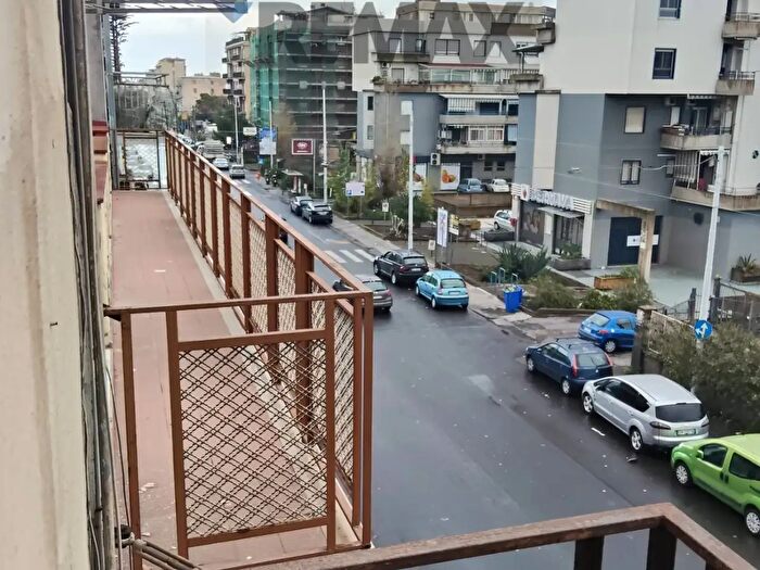 Appartamento con 5 locali in vendita in Viale Mario Rapisardi, Catania