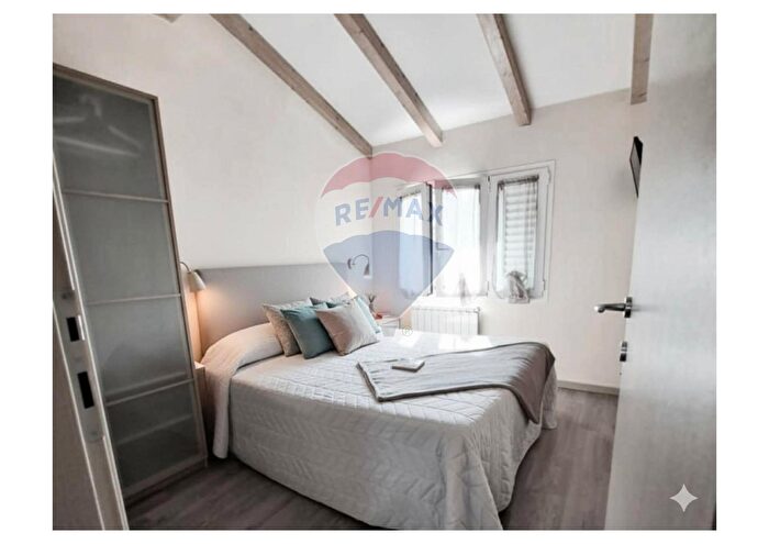 Casa con 13 locali in vendita in Viareggio