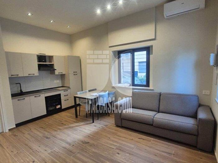 Appartamento bilocale in affitto in via renato geremicca, Centro, Crotone