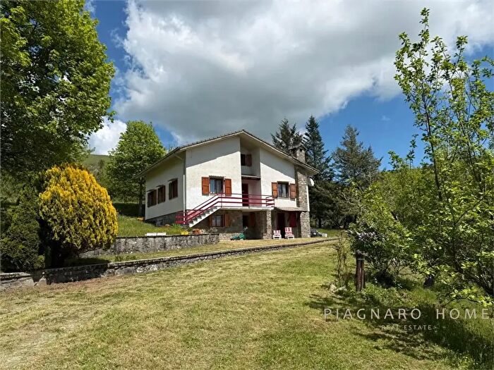 Casa con 6 locali in vendita in Località Zuccà, Zeri