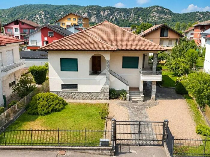 Casa con 6 locali in vendita in Via Moncenisio, Sant'Antonino Di Susa