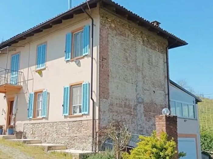 Casa con 7 locali in vendita in Regione Traversa, Rocchetta Palafea