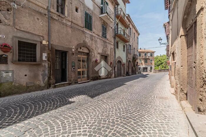 Appartamento bilocale in vendita in Via Mariano Buratti, Bassano Romano