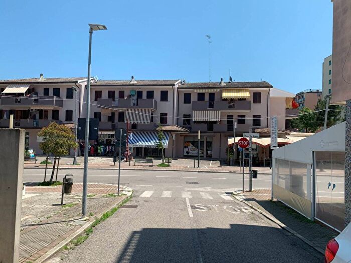 Appartamento trilocale in affitto in Via Bernina, Lido degli Scacchi Lido di Pomposa, Comacchio