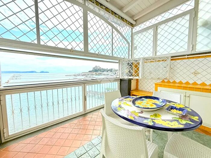 Appartamento bilocale in vendita in Via Montegrillo, Bacoli