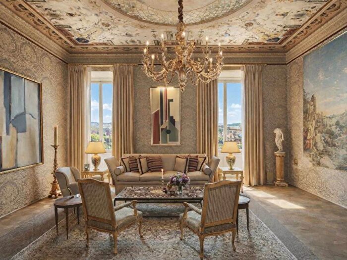 Appartamento con 6 locali in affitto in Lungarno Amerigo Vespucci, Borgo Ognissanti Il Prato, Firenze